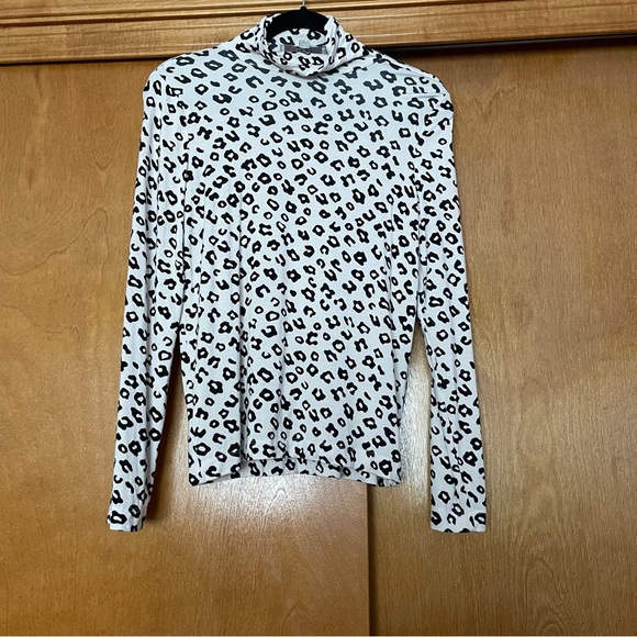 Loft Leopard Print Long Sleeve Turtleneck Tee Size Medium - Picture 1 of 8